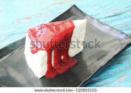 strawberry cheesecake - strawberry cake - cake with raspberry jam or  strawberry jam