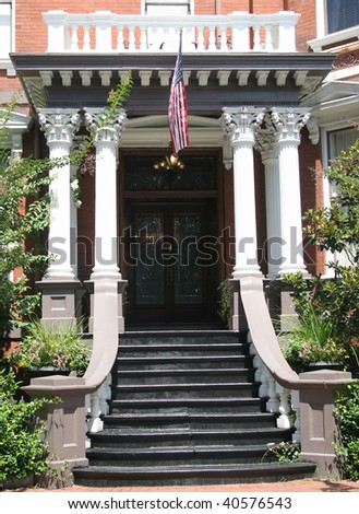 Grand entrance to Savannah home