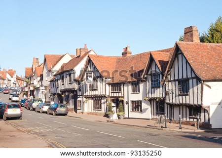 LAVENHAM, ENGLAND- NOVEMBER 30: The high street in Lavenham on 30th November 2011.  Lavenham is a heavily visited town in Suffolk, famous for it\'s thriving medieval houses and quaint tea rooms.