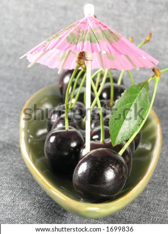 black cherry, shallow DoF with focus on front cherry