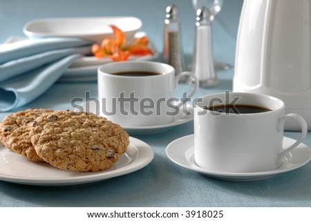Gourmet coffee and cookies served after dinner