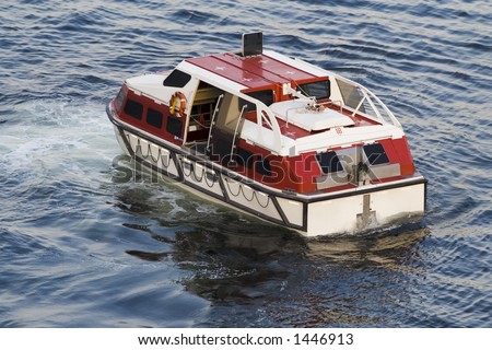 Cruise ship emergency lifeboat