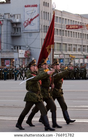 NOVOSIBIRSK - MAY 5: The Rehearsal of a parade dedicated to Victory Day in World War II, soldiers bearing arms demonstrate a willingness to protect in May 5, 2011, Novosibirsk Russia
