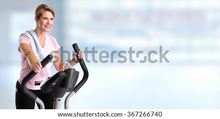 Similar – Foto Bild Frau Übung Elliptical Cardio laufen Training im Fitnessstudio