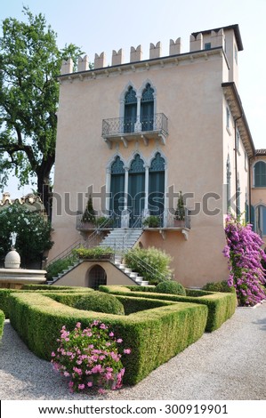 House with garden in Italy