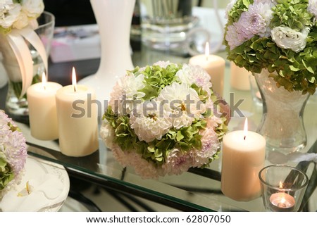 Flower and candle decoration for a wedding