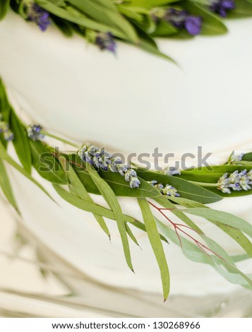 Beautiful and natural lavender wedding cake