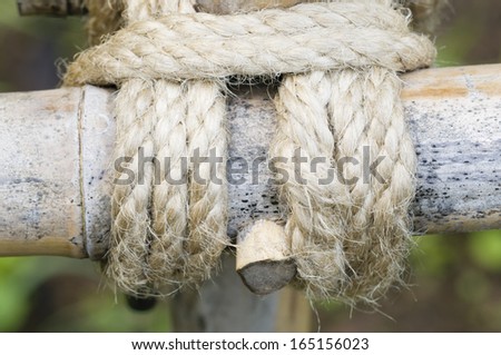 Rope knot to secure bamboo fence