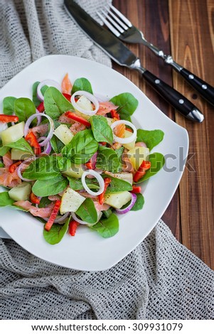 Baby spinach and pineapple salad