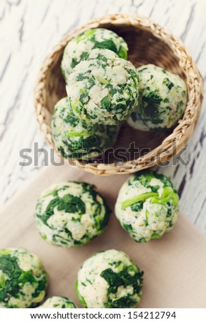 Similar – Foto Bild italienische Strangolapreti Knödel auf grün