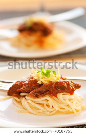 Spaghetti with beef and tomato sauce