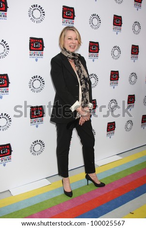 LOS ANGELES - APR 12:  Diane English arrives at Warner Brothers 