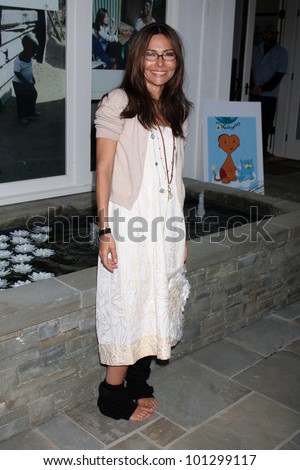 LOS ANGELES - APR 28:  Vanessa Marcil-Giovinazzo at the Launch of \