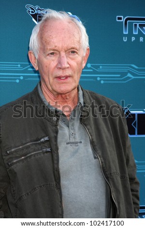 LOS ANGELES - MAY 12:  Lance Henriksen arrives at the Disney XD\'s \