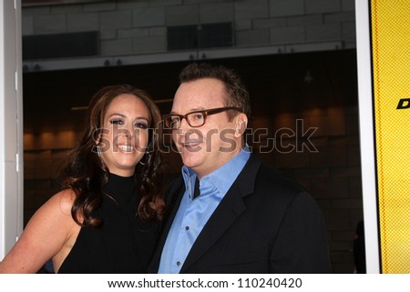 LOS ANGELES - AUG 14:  Tom Arnold arrives at the \