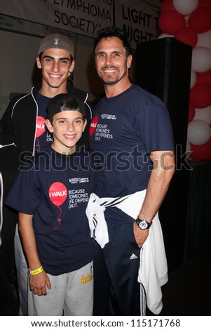 LOS ANGELES - OCT 6:  Don Diamont, sons attend the Light The Night Walk at Sunset Gower Studios on October 6, 2012 in Los Angeles, CA