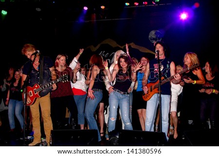 LOS ANGELES - JUN 3:  Ronn Moss, Devin DeVasquez, Concertgoers at the Player Concert at the Canyon Club on June 3, 2013 in Agoura, CA