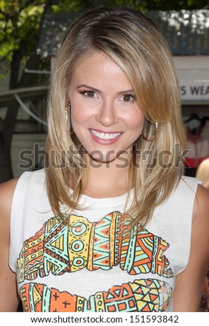 LOS ANGELES - AUG 23:  Linsey Godfrey at the Bold and Beautiful Fan Meet and Greet at the Farmers Market on August 23, 2013 in Los Angeles, CA