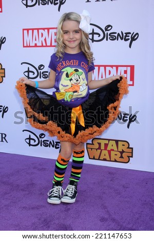 LOS ANGELES - OCT 1:  McKenna Grace at the VIP Disney Halloween Event at Disney Consumer Product Pop Up Store on October 1, 2014 in Glendale, CA
