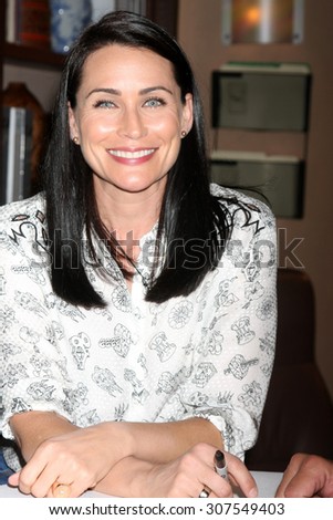 LOS ANGELES - AUG 14:  Rena Sofer at the Bold and Beautiful Fan Event Friday at the CBS Television City on August 14, 2015 in Los Angeles, CA