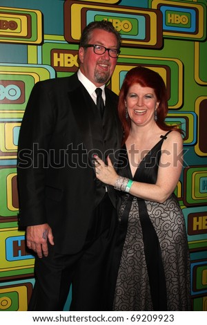 BEVERLY HILLS - JAN 16: Chris Haston, Kate Flannery arrives at the HBO Golden Globe Party 2011 at Circa 55 at the Beverly Hilton Hotel on January 16, 2011 in Beverly Hills, CA