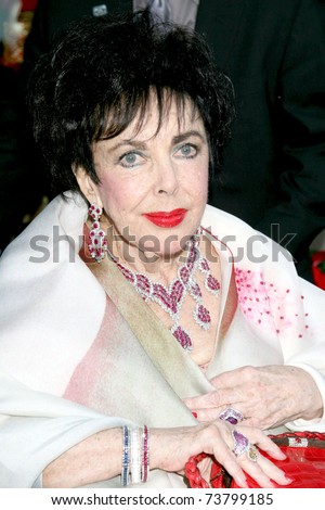 LOS ANGELES - NOV 1:  Elizabeth Taylor arrives at the Product Launch party for House of Taylor\