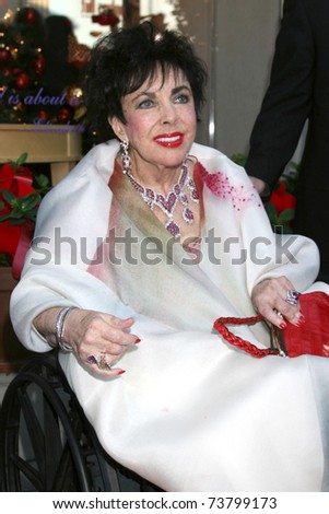 LOS ANGELES - NOV 1:  Elizabeth Taylor arrives at the Product Launch party for House of Taylor\