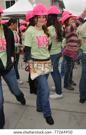 LOS ANGELES - MAY 14:  Laura Leighton at the Habitat for Humanity Women\'s Empowerment Build at Carl Street on May 14, 2011 in Pacoima, CA