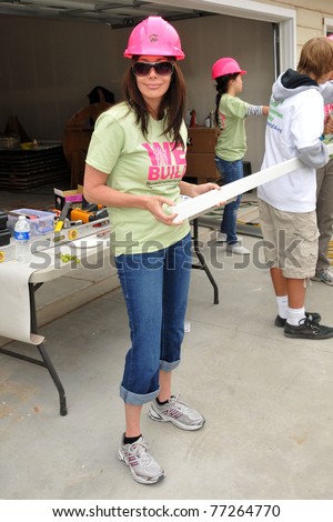 LOS ANGELES - MAY 14:  Hunter Tylo at the Habitat for Humanity Women\'s Empowerment Build at Carl Street on May 14, 2011 in Pacoima, CA