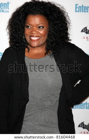 LOS ANGELES - JUL 23:  Yvette Nicole Brown arriving at the EW Comic-con Party 2011 at EW Comic-con Party 2011 on July 23, 2011 in Los Angeles, CA
