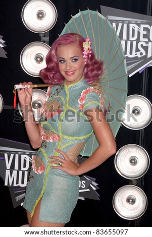 LOS ANGELES - AUG 28:  Katy Perry arriving at the  2011 MTV Video Music Awards at the LA Live on August 28, 2011 in Los Angeles, CA
