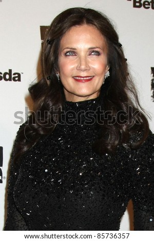 LOS ANGELES - SEPT 30:  Lynda Carter arriving at  the RAGE Game Launch at the Chinatown\'s Historical Central Plaza on September 30, 2011 in Los Angeles, CA