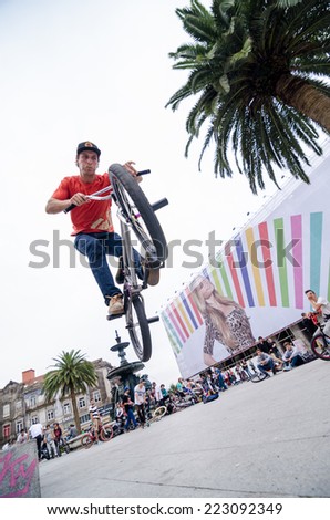 PORTO, PORTUGAL - OCTOBER 12, 2014: Helder Oliveira during the Art Over Bar x Metro Bikes Oporto Street Jam 2014.
