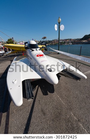 PORTO, PORTUGAL - JULY 31, 2015: Mad-Croc Baba Racing Team boat preparations during the U.I.M. F1H2O World Championship in Porto, Portugal.