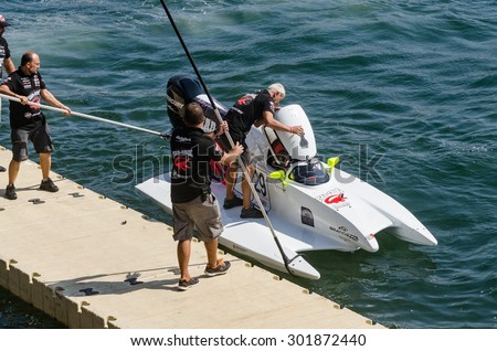 PORTO, PORTUGAL - JULY 31, 2015: Mad-Croc Baba Racing Team boat trainings during the U.I.M. F1H2O World Championship in Porto, Portugal.
