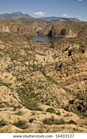 Arizona\'s Canyon Lake Reservoir on the Salt River along the Apache Trail (Highway AZ88).