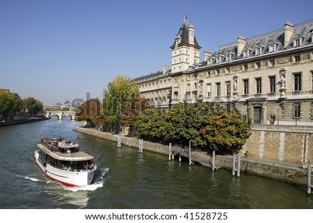 River seine and famous \