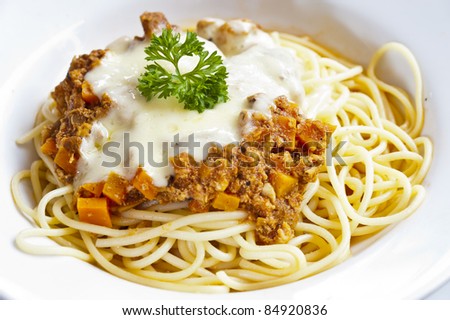 spaghetti meat with cream and vegetable