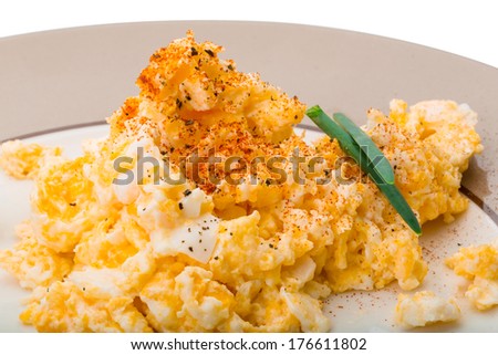 Scrambled eggs with olives