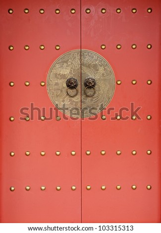 chinese traditional red door