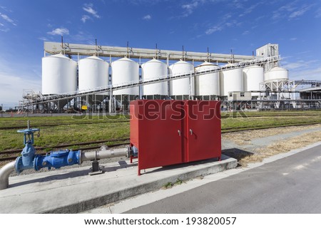Grain storage tanks
