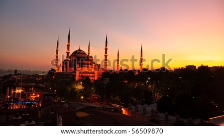 Blue Mosque (Sultan Ahmed Mosque) during a beautiful sunset. Istanbul, Turkey