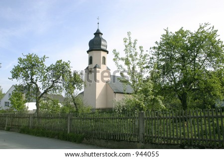 a small church in a small village called isaar in franconia, germany