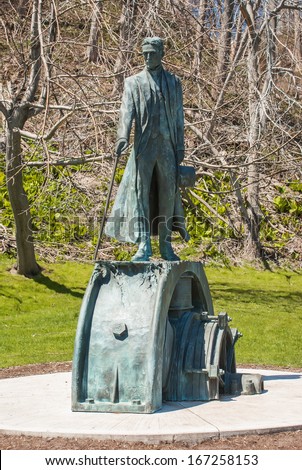 NIAGARA FALLS, CANADA - MAY 12: Nikola Tesla Sculpture in Queen Victoria Park on May 12, 2007 in Niagara Falls, Canada. The monument was designed by sculptor Les Drysdale and opened in 2006.