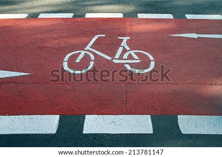 Segregated red path way for bicycle users