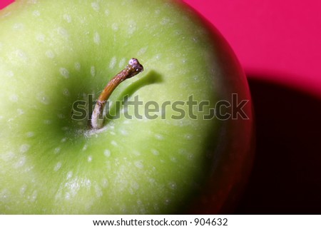Close-up of a granny smith apple.