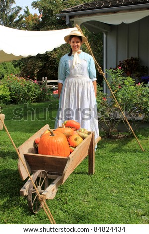 TORONTO – SEPTEMBER 17:  The Mennonite girl at Annual Pioneer Festival in Black Pioneer Village  in Toronto, Canada in August 17, 2011.
