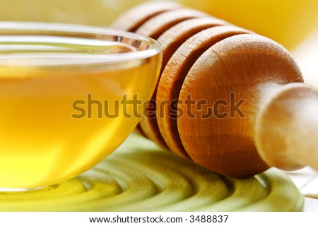 A delicious serving of pure clear honey, a great way to start the day