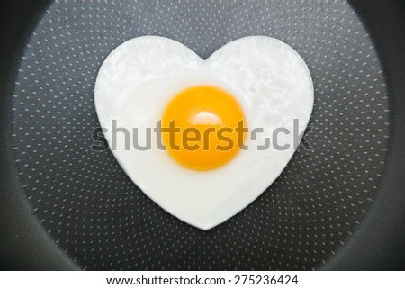 Fried egg for a healthy heart and mind