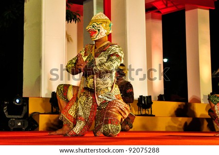 BANGKOK,THAILAND-DECEMBER 24:Unidentified actors perform at the Ramayana Masked Dance Drama with Orchestra play on The celebrated inscription of Wat Pho on Dec.24, 2011 in Bangkok,Thailand.